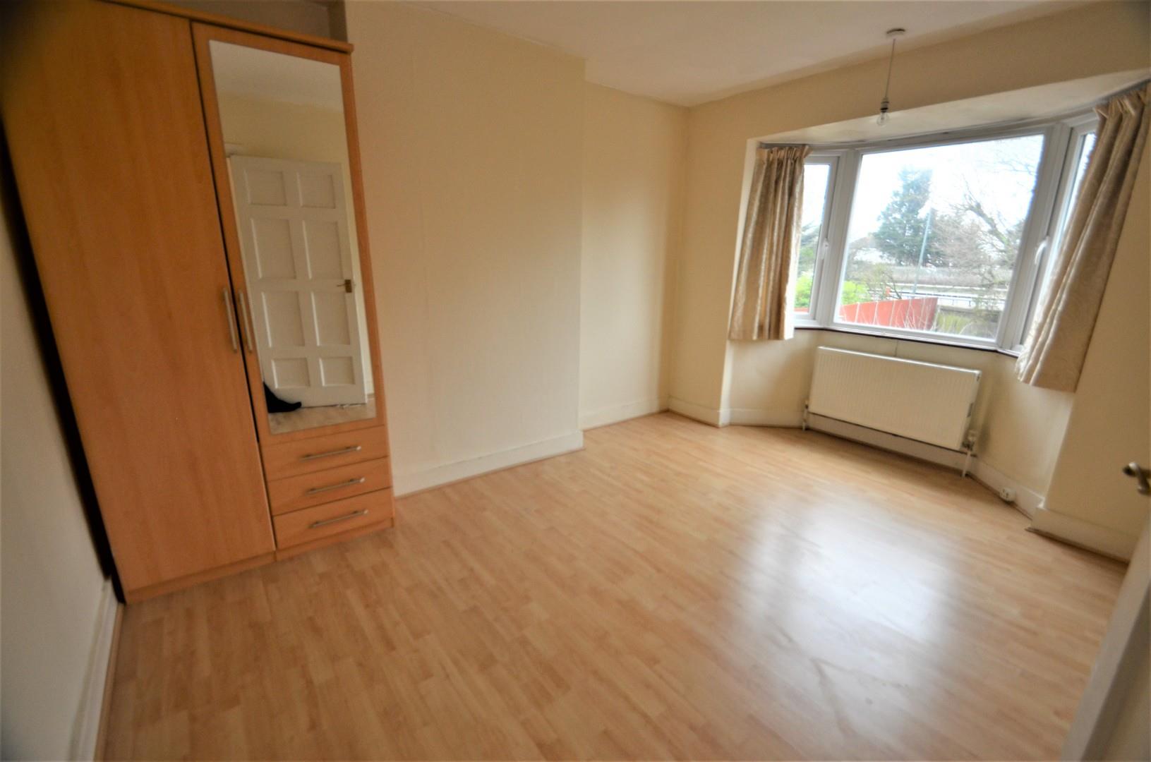 Ellesmere Avenue, Mill Hill